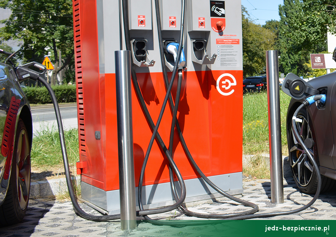 Z RYNKU - Rosnie-popyt-na-elektryki-ale-w-wersjach-plug-in
